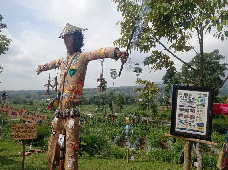 Lomba Memedi Sawah