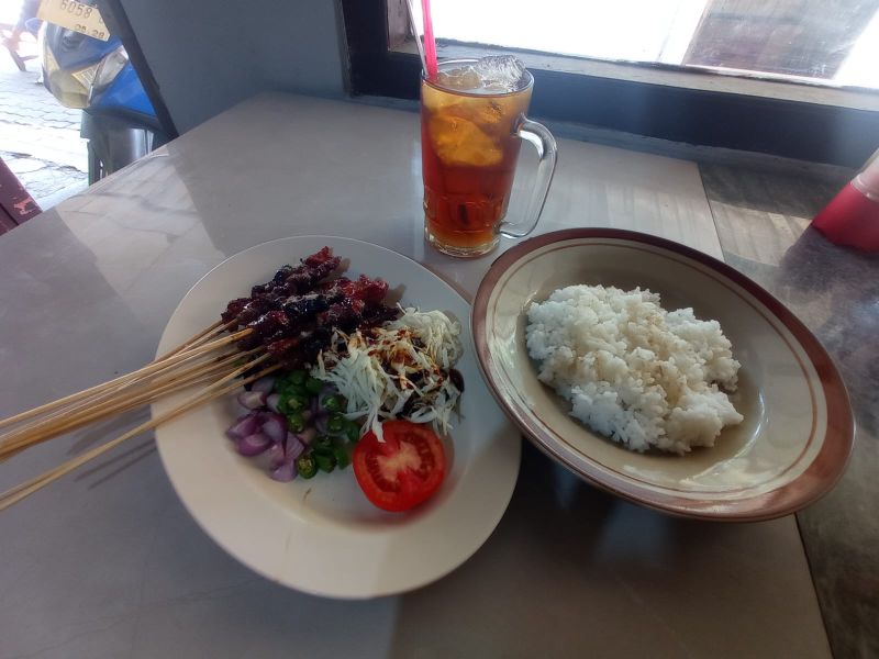 Sate Kambing Pak To di Maron