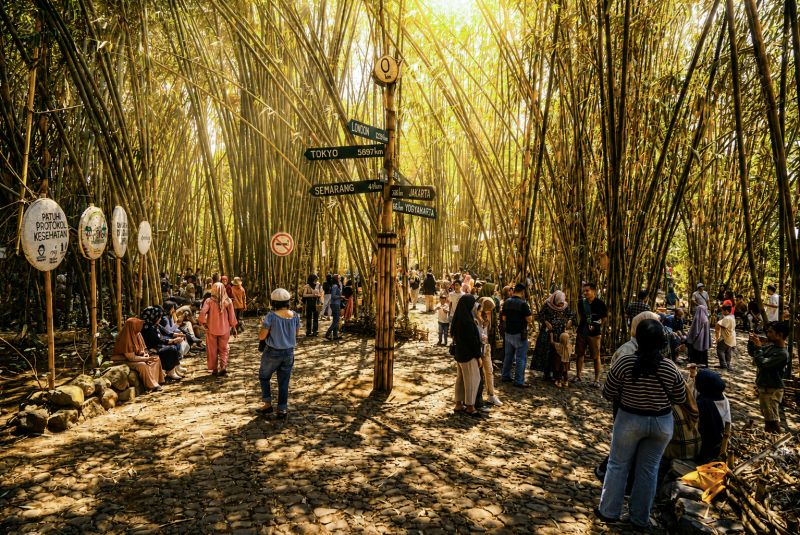 Menjelajah Pasar Papringan Ngadiprono: Mengetuk Pintu Masa Lalu di Bawah Rimbun Kebun Bambu Temanggung